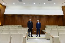 Prezident İlham Əliyev Yeni Azərbaycan Partiyasının yeni inzibati binasının açılışında iştirak edib (FOTO) (YENİLƏNİB)