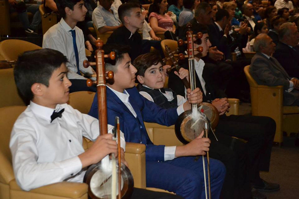 Gənc kamança ifaçılarının II respublika müsabiqəsinin yekun konserti olub (FOTO)