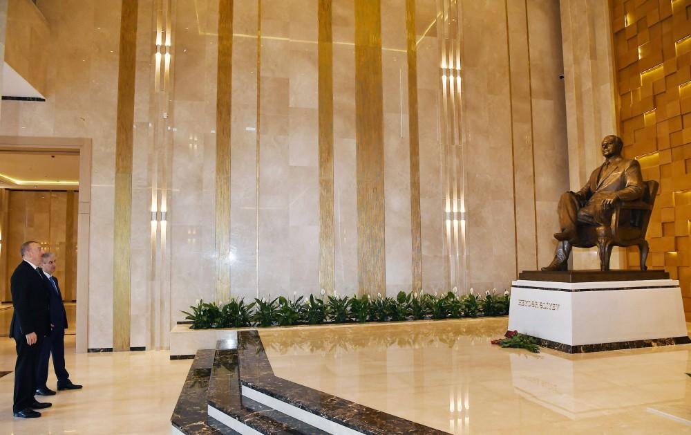 Prezident İlham Əliyev Yeni Azərbaycan Partiyasının yeni inzibati binasının açılışında iştirak edib (FOTO) (YENİLƏNİB)
