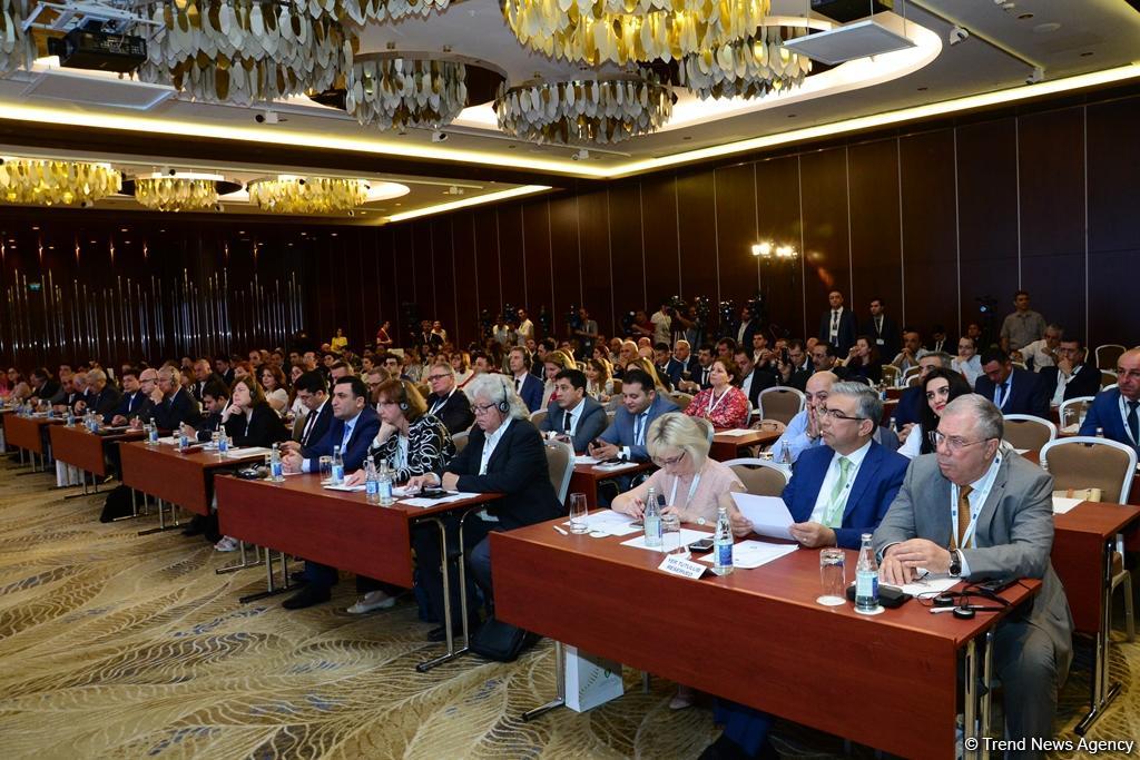 1-ci Bakı Beynəlxalq Qida Təhlükəsizliyi Konfransı öz işinə başlayıb (FOTO)