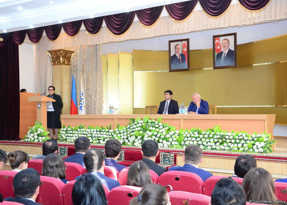 YAP-ın Xətai rayon təşkilatında Azərbaycan Xalq Cümhuriyyətinin 100 illiyi qeyd edilib (FOTO)