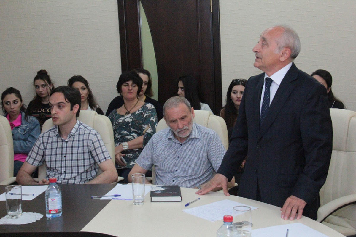 Teatrşünas alimin 100 illik yubileyi keçirilib (FOTO)