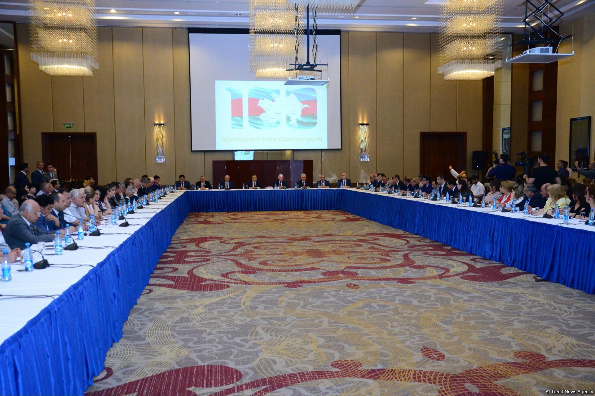 “Müsəlman Şərqində ilk demokratik respublika” adlı elmi-praktik konfransı keçirilib (FOTO)