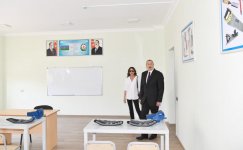 Prezident İlham Əliyev və birinci xanım Mehriban Əliyeva məcburi köçkünlər üçün salınmış “Qobu Park” yaşayış kompleksinin açılışında iştirak ediblər (YENİLƏNİB-2) (FOTO)
