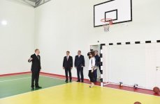 Prezident İlham Əliyev və birinci xanım Mehriban Əliyeva məcburi köçkünlər üçün salınmış “Qobu Park” yaşayış kompleksinin açılışında iştirak ediblər (YENİLƏNİB-2) (FOTO)