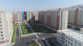 Prezident İlham Əliyev və birinci xanım Mehriban Əliyeva məcburi köçkünlər üçün salınmış “Qobu Park” yaşayış kompleksinin açılışında iştirak ediblər (YENİLƏNİB-2) (FOTO)