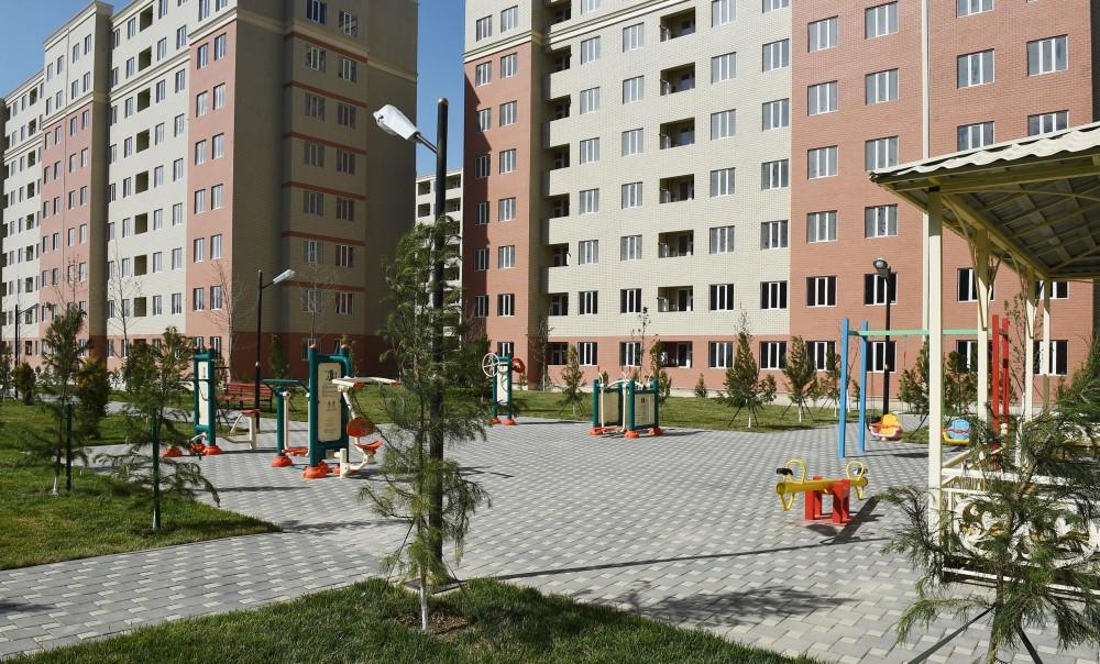 Prezident İlham Əliyev və birinci xanım Mehriban Əliyeva məcburi köçkünlər üçün salınmış “Qobu Park” yaşayış kompleksinin açılışında iştirak ediblər (YENİLƏNİB-2) (FOTO)