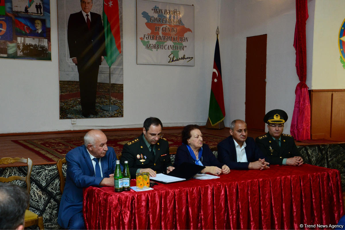 4 cəzaçəkmə müəssisəsindən 39 məhkum azadlığa buraxılıb (FOTO)