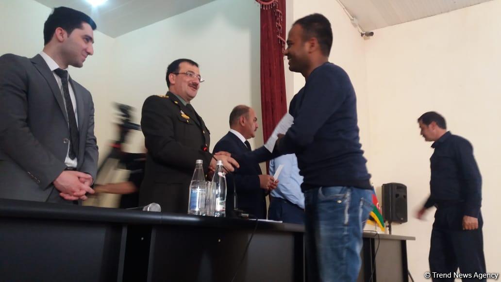 4 cəzaçəkmə müəssisəsindən 39 məhkum azadlığa buraxılıb (FOTO)
