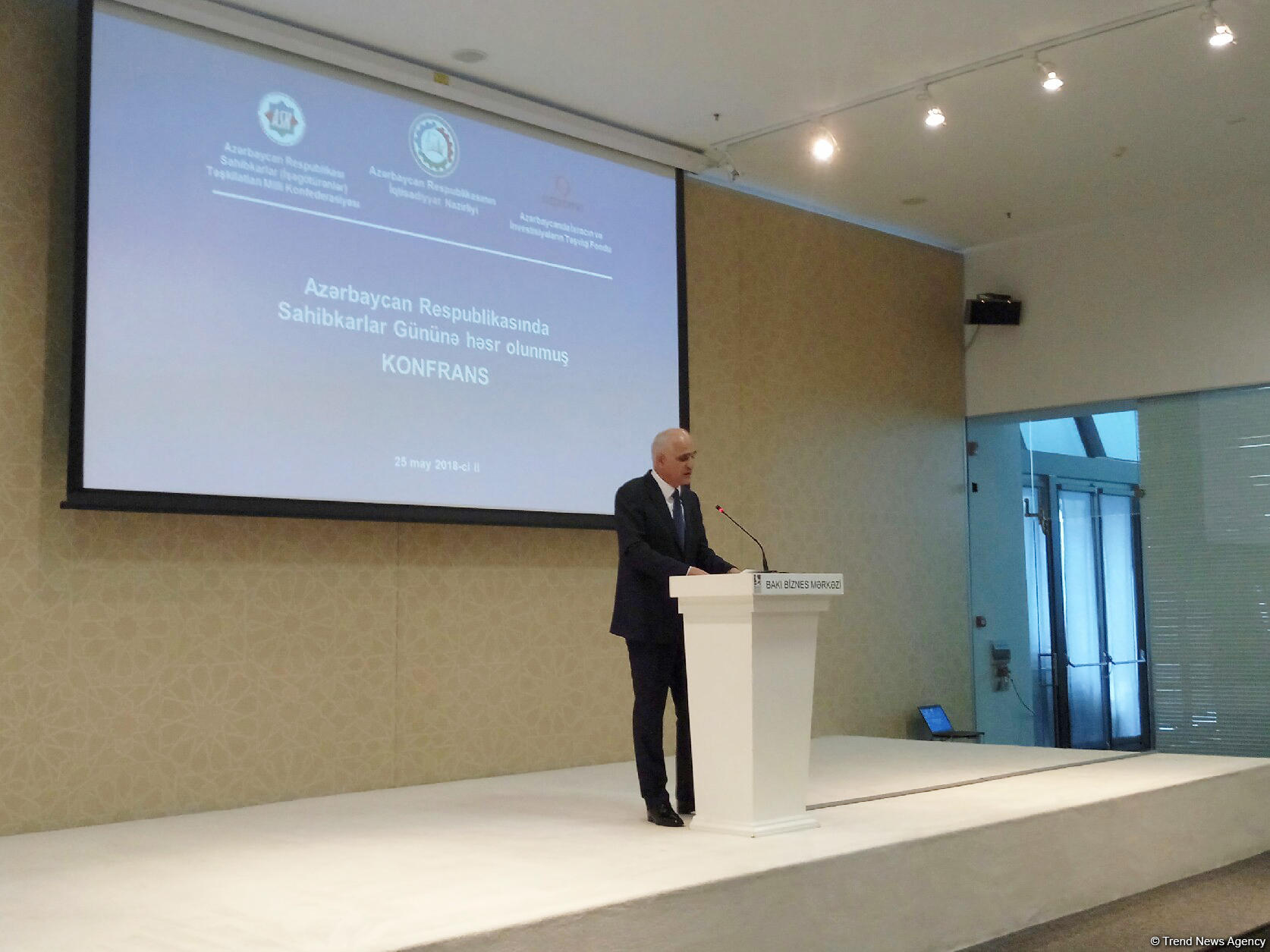 Nazir: Azərbaycanda qeyri-neft sənayesi 10 faiz artıb (FOTO)