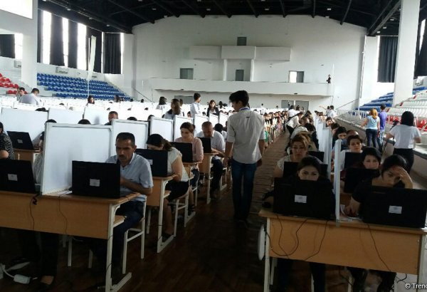 20  minə yaxın müəllim növbəti dəfə sınağa çəkilir (FOTO)