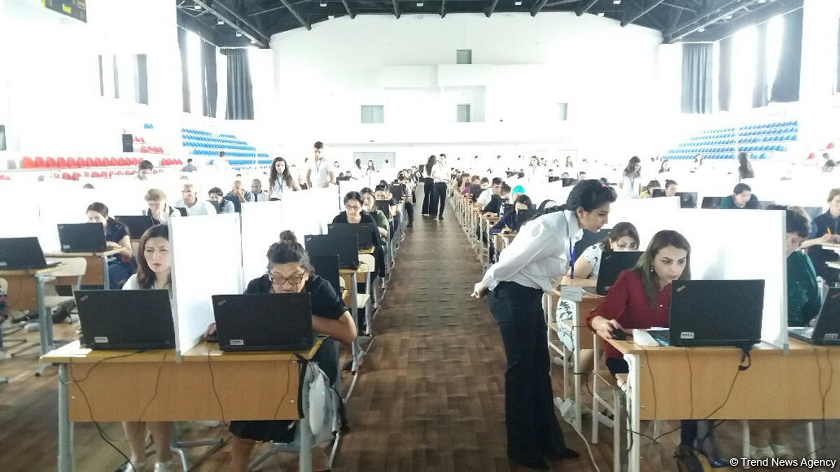20  minə yaxın müəllim növbəti dəfə sınağa çəkilir (FOTO)