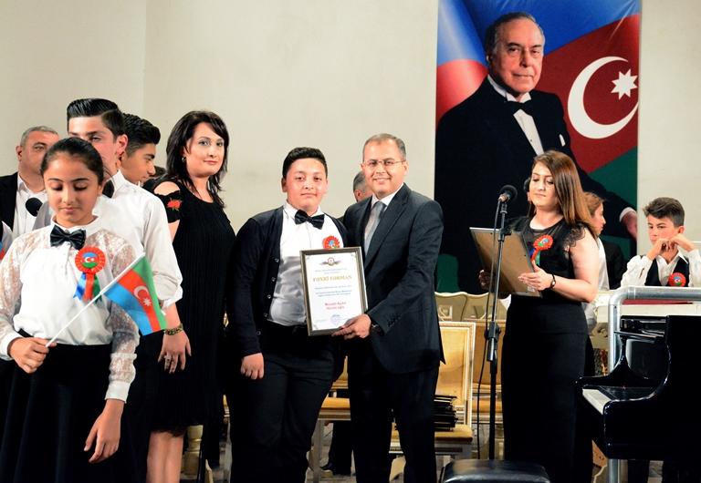 Filarmoniyada Cümhuriyyətin 100 illiyinə həsr olunmuş konsert keçirilib (FOTO)