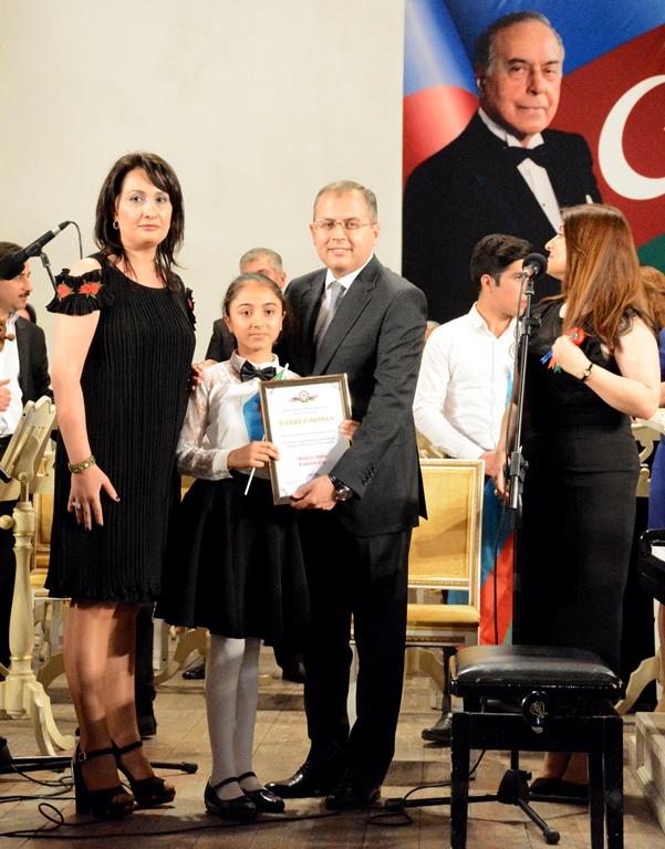 Filarmoniyada Cümhuriyyətin 100 illiyinə həsr olunmuş konsert keçirilib (FOTO)