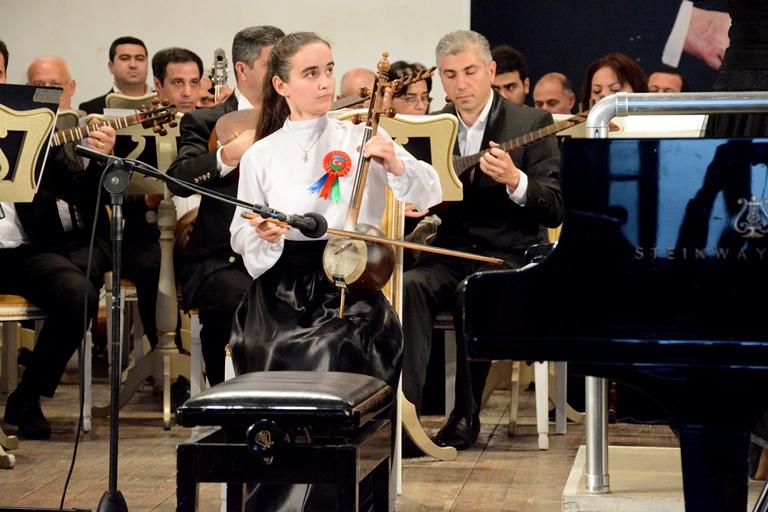 Filarmoniyada Cümhuriyyətin 100 illiyinə həsr olunmuş konsert keçirilib (FOTO)