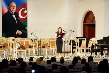 Filarmoniyada Cümhuriyyətin 100 illiyinə həsr olunmuş konsert keçirilib (FOTO)