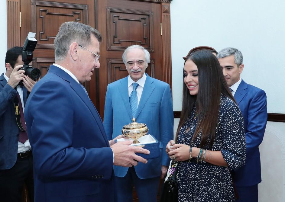 Heydər Əliyev Fondunun vitse-prezidenti Leyla Əliyeva Rusiyanın Həştərxan şəhərində Azərbaycan Biznes Mərkəzinin açılışında iştirak edib (FOTO)