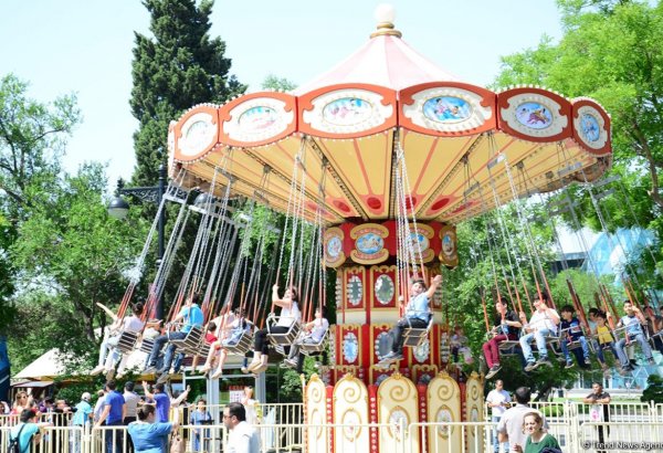 Azərbaycanda uşaqların SAYI 2 milyon 600 minə yaxındır