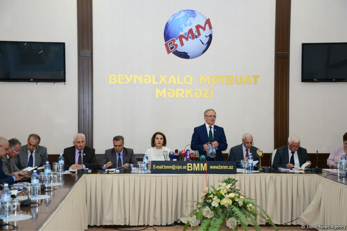 “Kaspi nəşrləri” seriyasından iki yeni kitabın təqdimatı olub (FOTO)