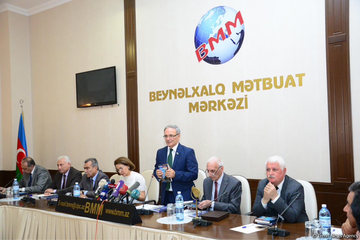 “Kaspi nəşrləri” seriyasından iki yeni kitabın təqdimatı olub (FOTO)