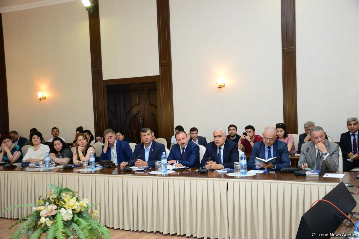 “Kaspi nəşrləri” seriyasından iki yeni kitabın təqdimatı olub (FOTO)