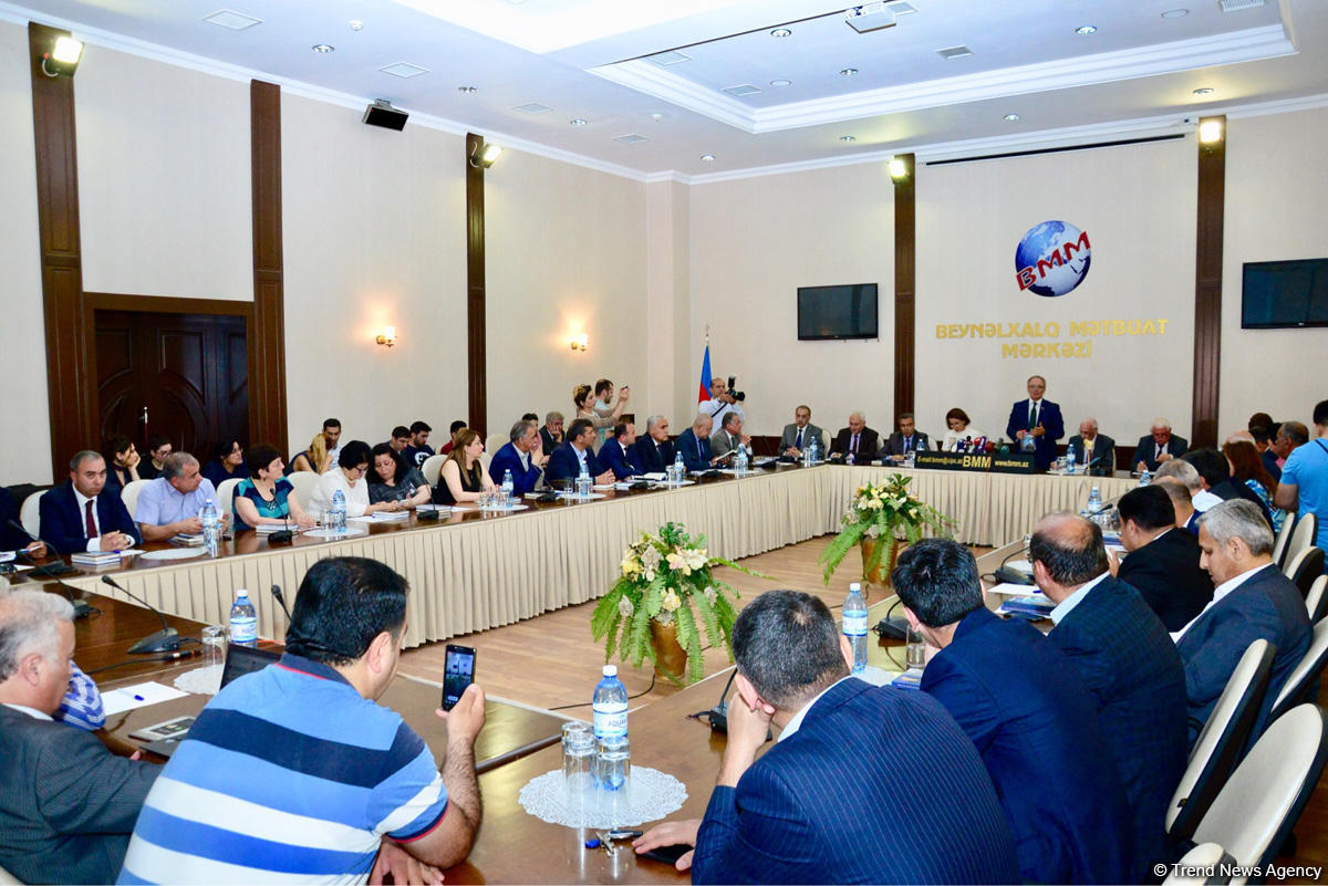 “Kaspi nəşrləri” seriyasından iki yeni kitabın təqdimatı olub (FOTO)