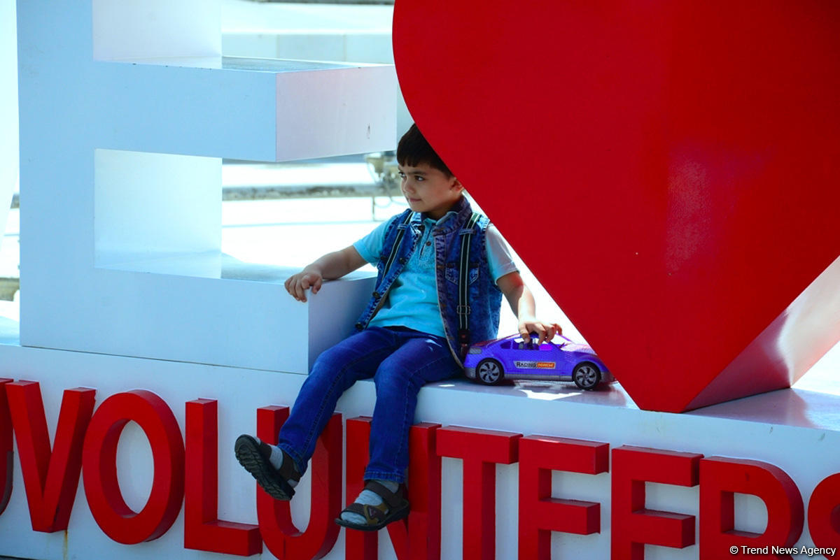 Bakıda uşaqların 1 iyun sevinci (FOTO)