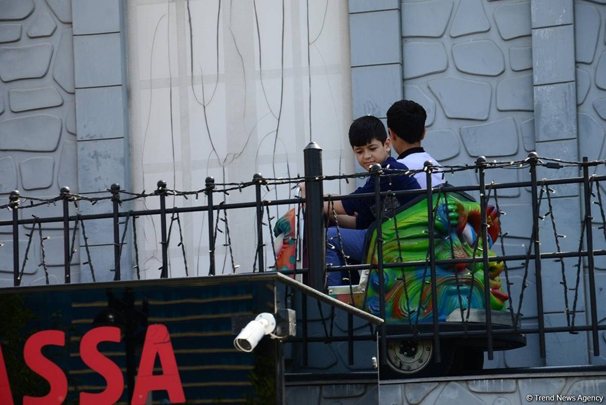 Bakıda uşaqların 1 iyun sevinci (FOTO)