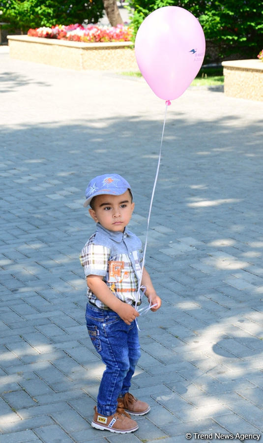 Bakıda uşaqların 1 iyun sevinci (FOTO)