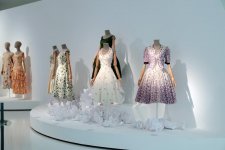 Leyla Əliyeva Heydər Əliyev Mərkəzində "Moda məkanı" adlı sərginin açılış mərasimində iştirak edib (FOTO)