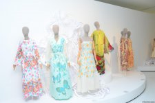 Leyla Əliyeva Heydər Əliyev Mərkəzində "Moda məkanı" adlı sərginin açılış mərasimində iştirak edib (FOTO)