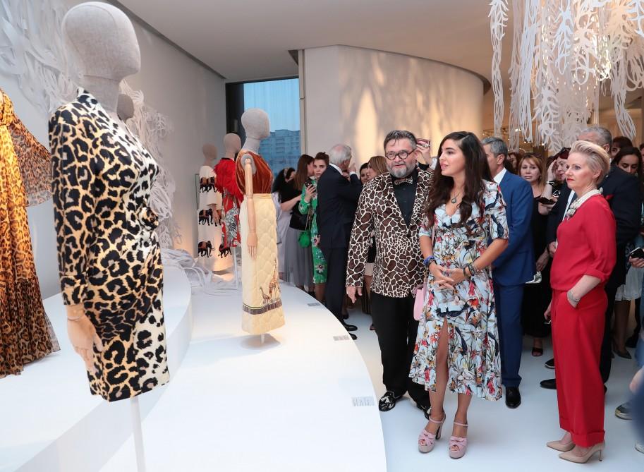 Leyla Əliyeva Heydər Əliyev Mərkəzində "Moda məkanı" adlı sərginin açılış mərasimində iştirak edib (FOTO)