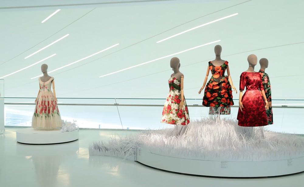 Leyla Əliyeva Heydər Əliyev Mərkəzində "Moda məkanı" adlı sərginin açılış mərasimində iştirak edib (FOTO)