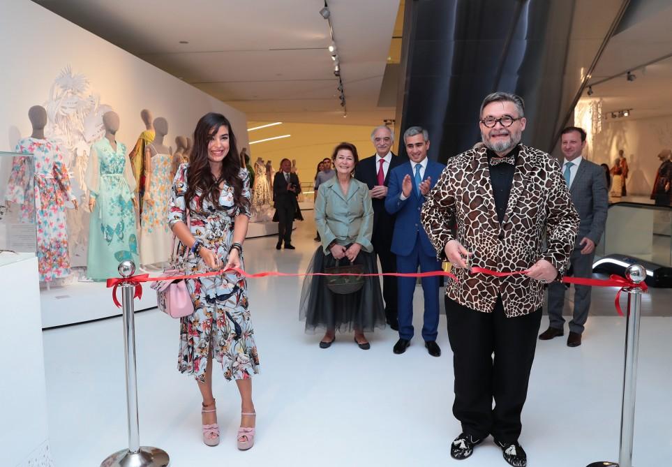 Leyla Əliyeva Heydər Əliyev Mərkəzində "Moda məkanı" adlı sərginin açılış mərasimində iştirak edib (FOTO)
