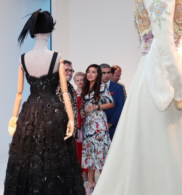 Leyla Əliyeva Heydər Əliyev Mərkəzində "Moda məkanı" adlı sərginin açılış mərasimində iştirak edib (FOTO)