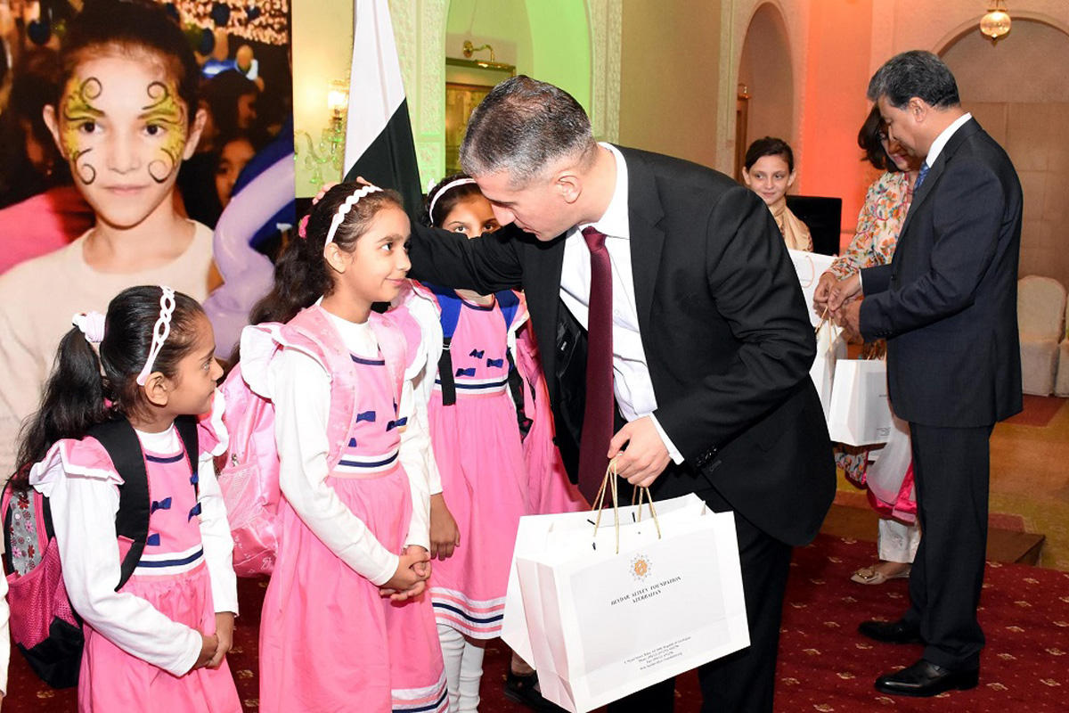 Heydər Əliyev Fondundun təşəbbüsü ilə Beynəlxalq Uşaqlar Günü Pakistanda xususi qüsurlu uşaqlarla birgə qeyd olunub (FOTO)