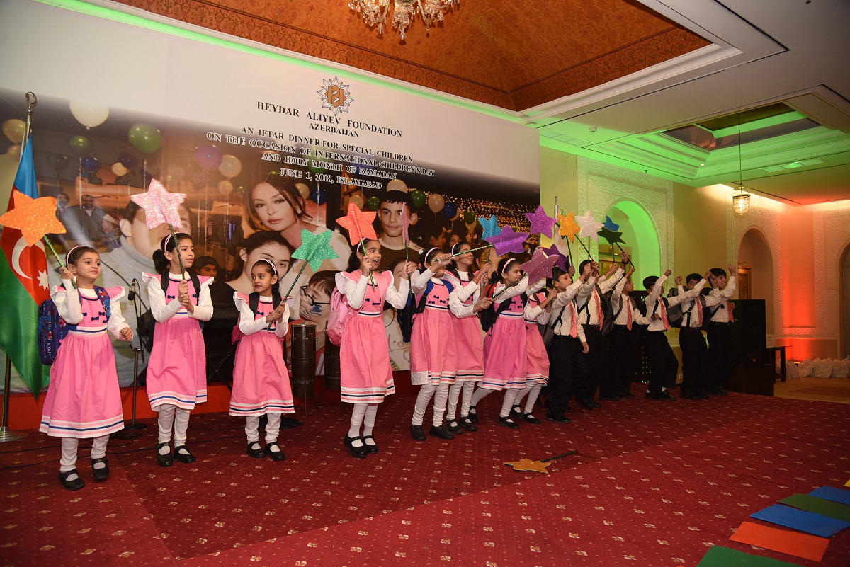 Heydər Əliyev Fondundun təşəbbüsü ilə Beynəlxalq Uşaqlar Günü Pakistanda xususi qüsurlu uşaqlarla birgə qeyd olunub (FOTO)