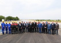 Prezident İlham Əliyev Şəmkir-Samux-Goranboy suvarma kanalının İpək yolu ilə kəsişmə qurğusunun və 4,95 km-lik hissəsinin açılışında iştirak edib (FOTO) (YENİLƏNİB)