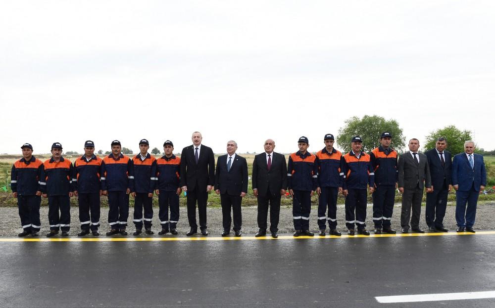 Prezident İlham Əliyev Goranboyda avtomobil yolunun açılışında iştirak edib (FOTO)