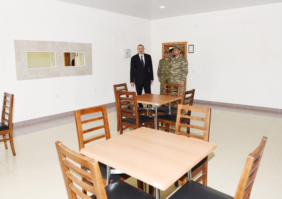 Ali Baş Komandan İlham Əliyev Müdafiə Nazirliyinin “N” saylı hərbi hissəsi üçün inşa edilmiş şəhərciklə tanış olub (FOTO) (YENİLƏNİB)