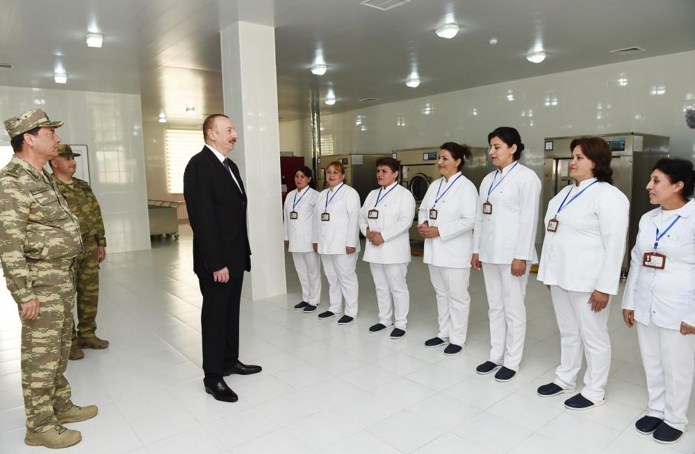 Ali Baş Komandan İlham Əliyev Müdafiə Nazirliyinin “N” saylı hərbi hissəsi üçün inşa edilmiş şəhərciklə tanış olub (FOTO) (YENİLƏNİB)