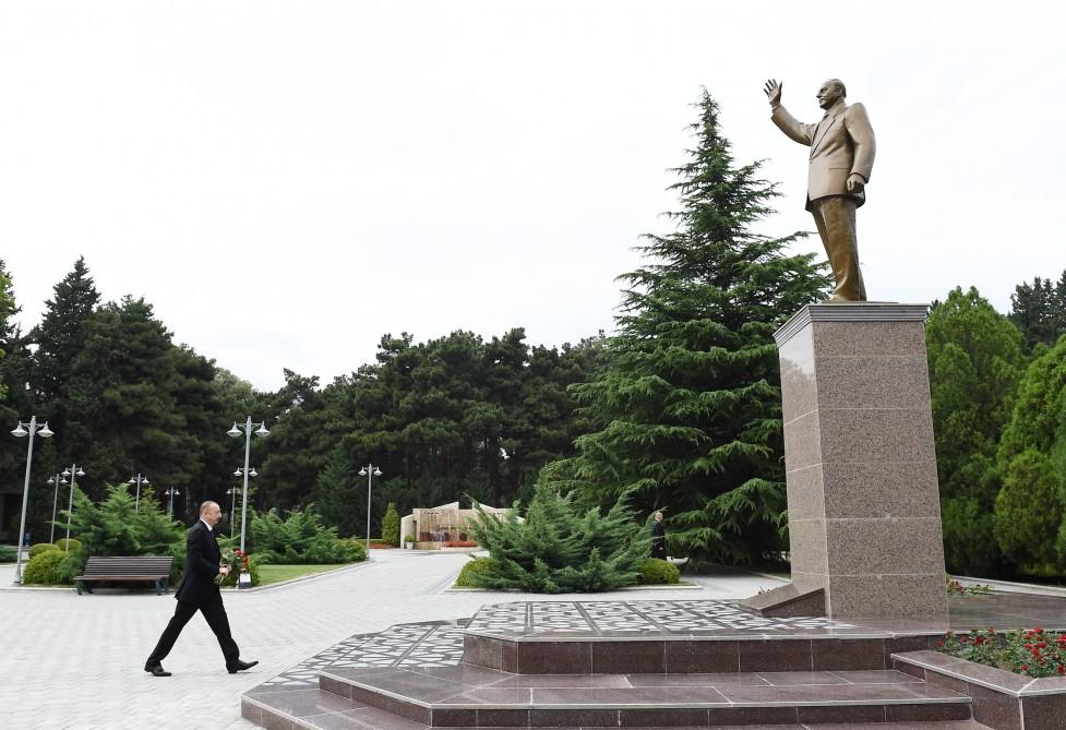 Prezident İlham Əliyev Naftalana səfər edib (FOTO)