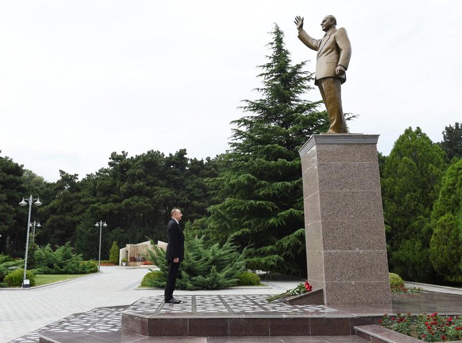 Prezident İlham Əliyev Naftalana səfər edib (FOTO)