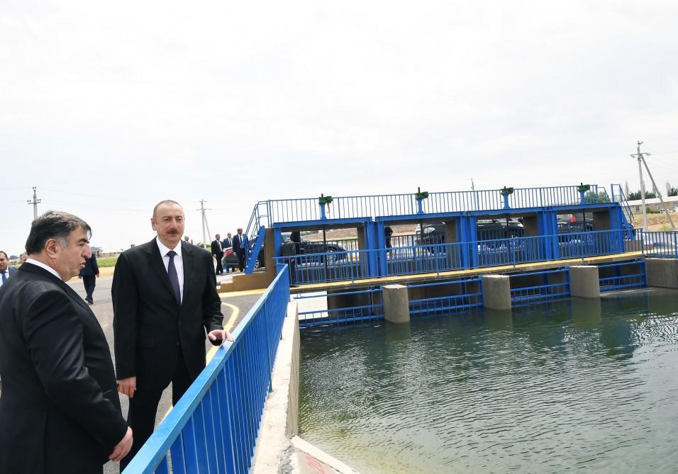 Prezident İlham Əliyev Şəmkir-Samux-Goranboy suvarma kanalının İpək yolu ilə kəsişmə qurğusunun və 4,95 km-lik hissəsinin açılışında iştirak edib (FOTO) (YENİLƏNİB)