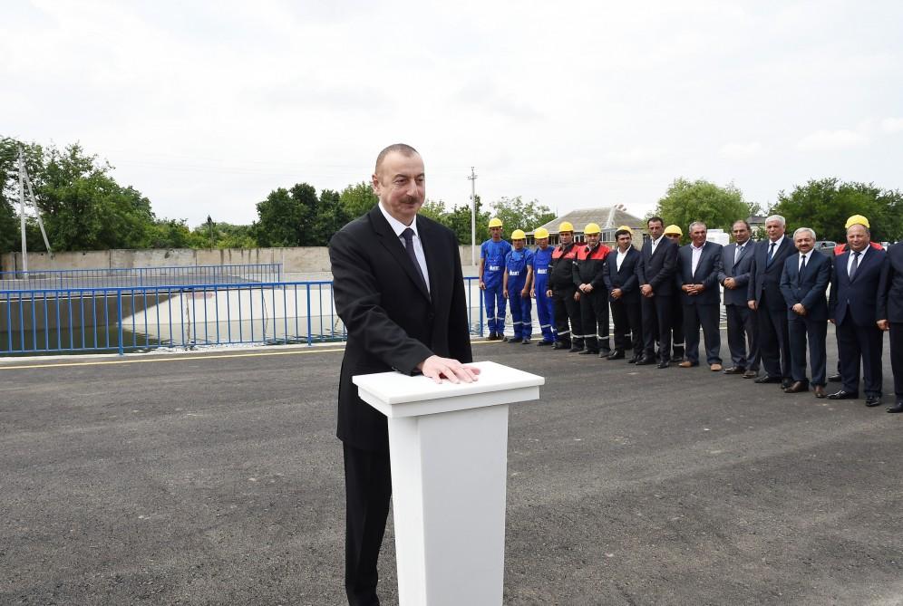 Prezident İlham Əliyev Şəmkir-Samux-Goranboy suvarma kanalının İpək yolu ilə kəsişmə qurğusunun və 4,95 km-lik hissəsinin açılışında iştirak edib (FOTO) (YENİLƏNİB)