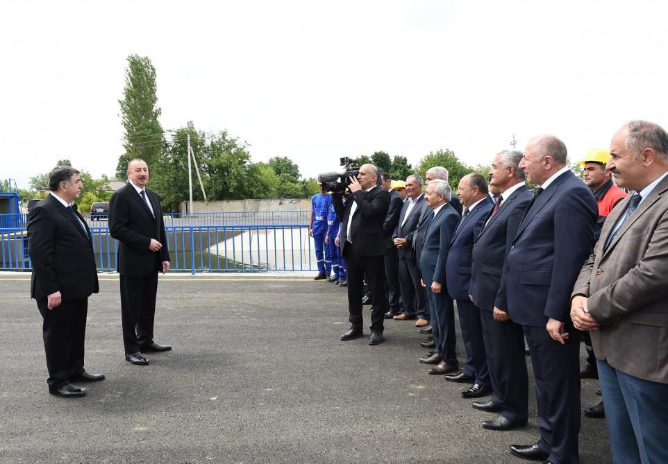 Prezident İlham Əliyev Şəmkir-Samux-Goranboy suvarma kanalının İpək yolu ilə kəsişmə qurğusunun və 4,95 km-lik hissəsinin açılışında iştirak edib (FOTO) (YENİLƏNİB)