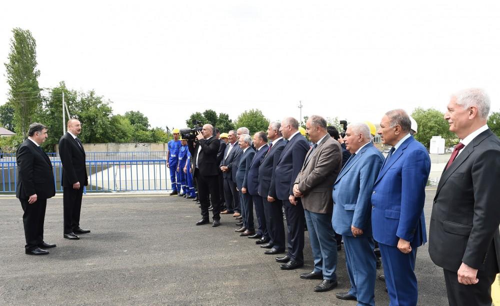 Prezident İlham Əliyev Şəmkir-Samux-Goranboy suvarma kanalının İpək yolu ilə kəsişmə qurğusunun və 4,95 km-lik hissəsinin açılışında iştirak edib (FOTO) (YENİLƏNİB)