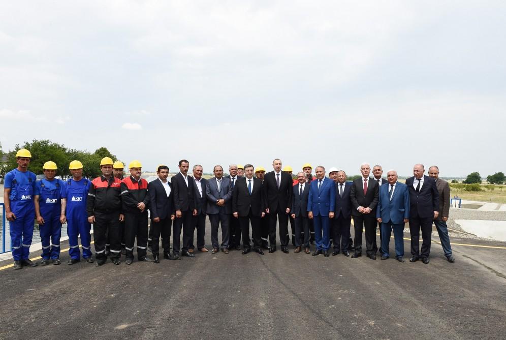 Prezident İlham Əliyev Şəmkir-Samux-Goranboy suvarma kanalının İpək yolu ilə kəsişmə qurğusunun və 4,95 km-lik hissəsinin açılışında iştirak edib (FOTO) (YENİLƏNİB)