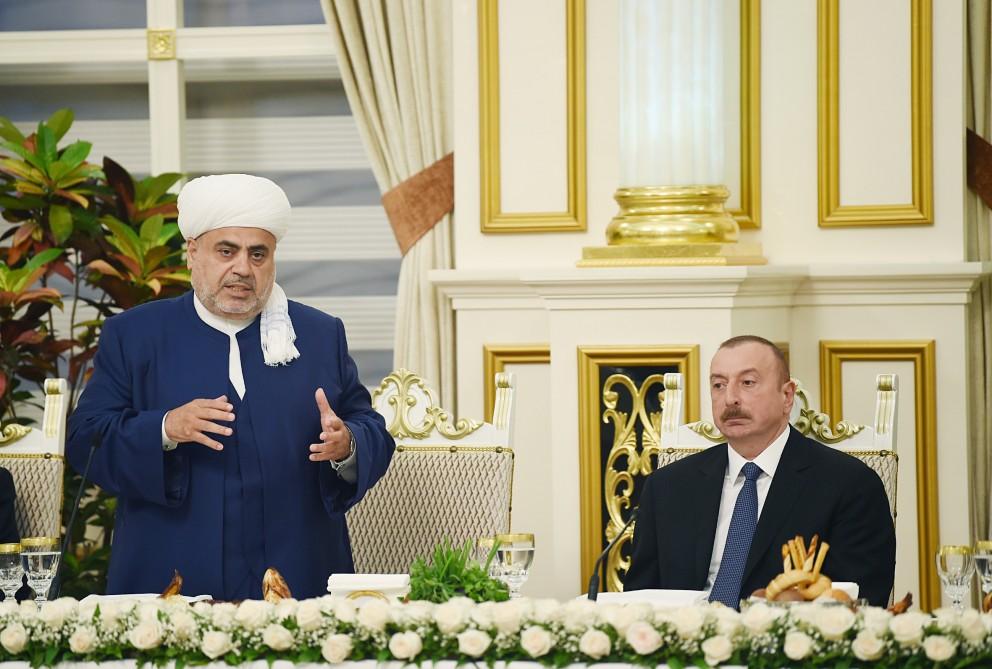 Prezident İlham Əliyev müqəddəs Ramazan ayı münasibətilə iftar mərasimində iştirak edib (YENİLƏNİB-2) (FOTO)