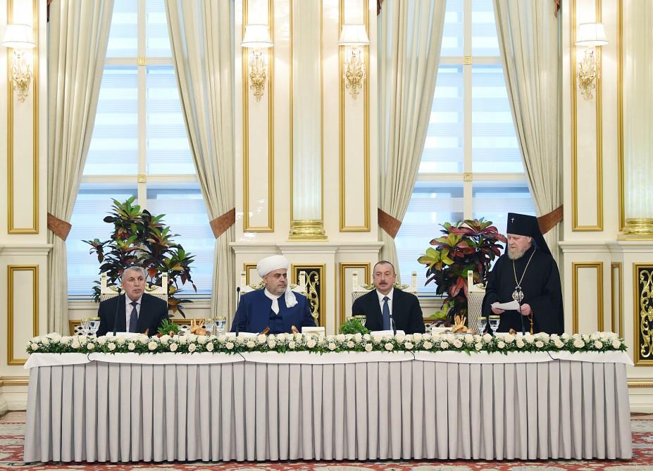 Prezident İlham Əliyev müqəddəs Ramazan ayı münasibətilə iftar mərasimində iştirak edib (YENİLƏNİB-2) (FOTO)